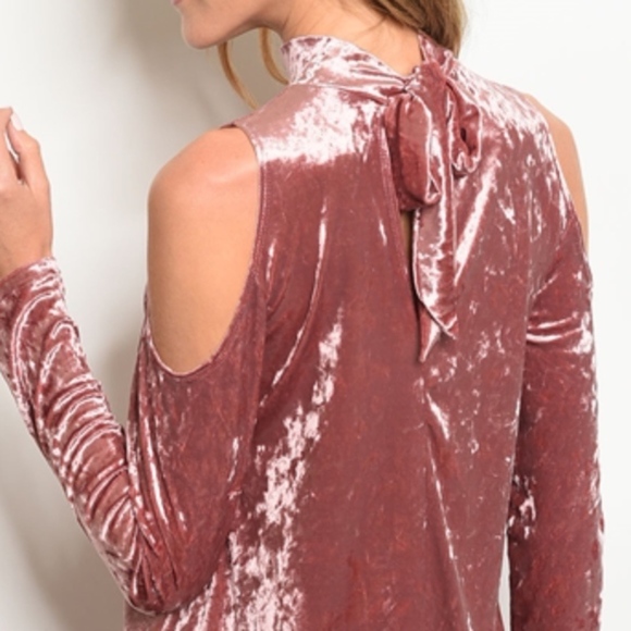 1 SMALL LEFT! CRUSHED VELVET COLD SHOULDER - Picture 3 of 4
